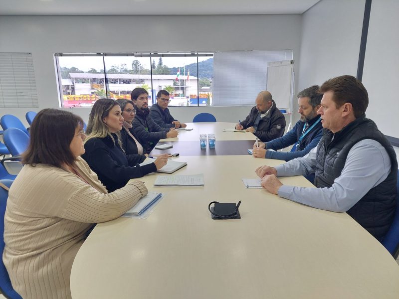 Samae realiza reunião sobre loteamentos em regularização fundiária