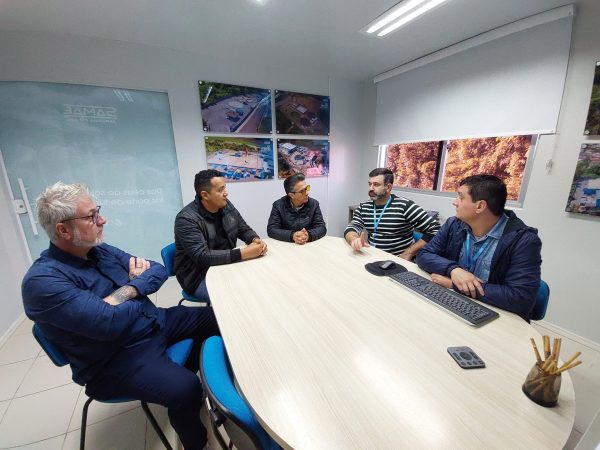 Gestores de Brusque visitaram o Samae nesta segunda-feira