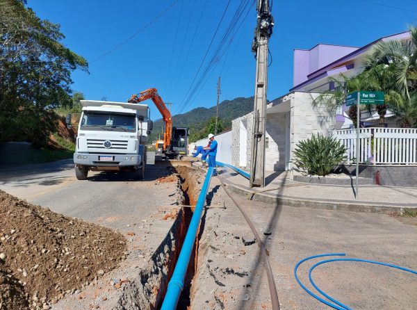 Samae executa obra na Rua Exp. Ewaldo Schwarz
