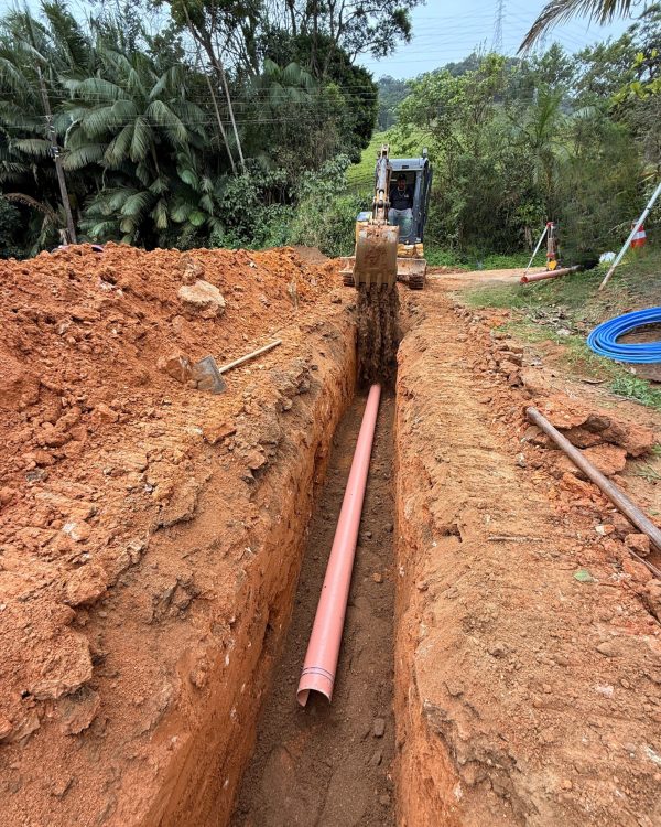 Samae inicia obra de implantação de rede de esgoto em Três Rios do Norte