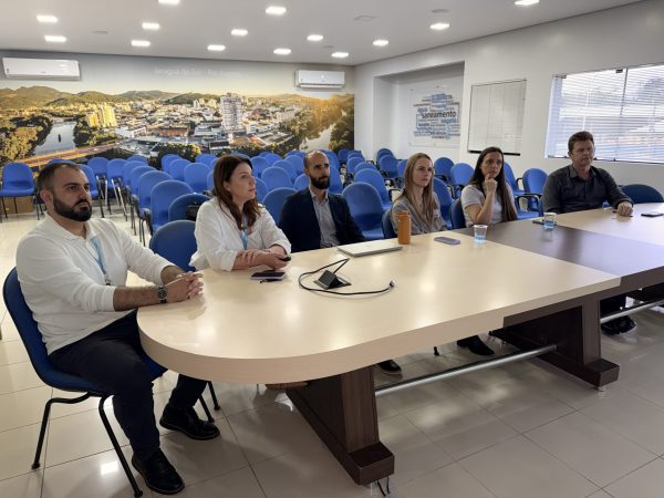 Equipe da WEG visitou o Samae nesta segunda-feira