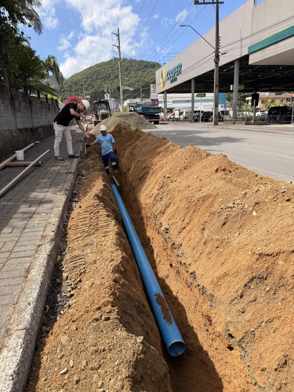 Samae executa obra nas ruas Padre Aluísio Boeing e Virgílio Pedro Rubini