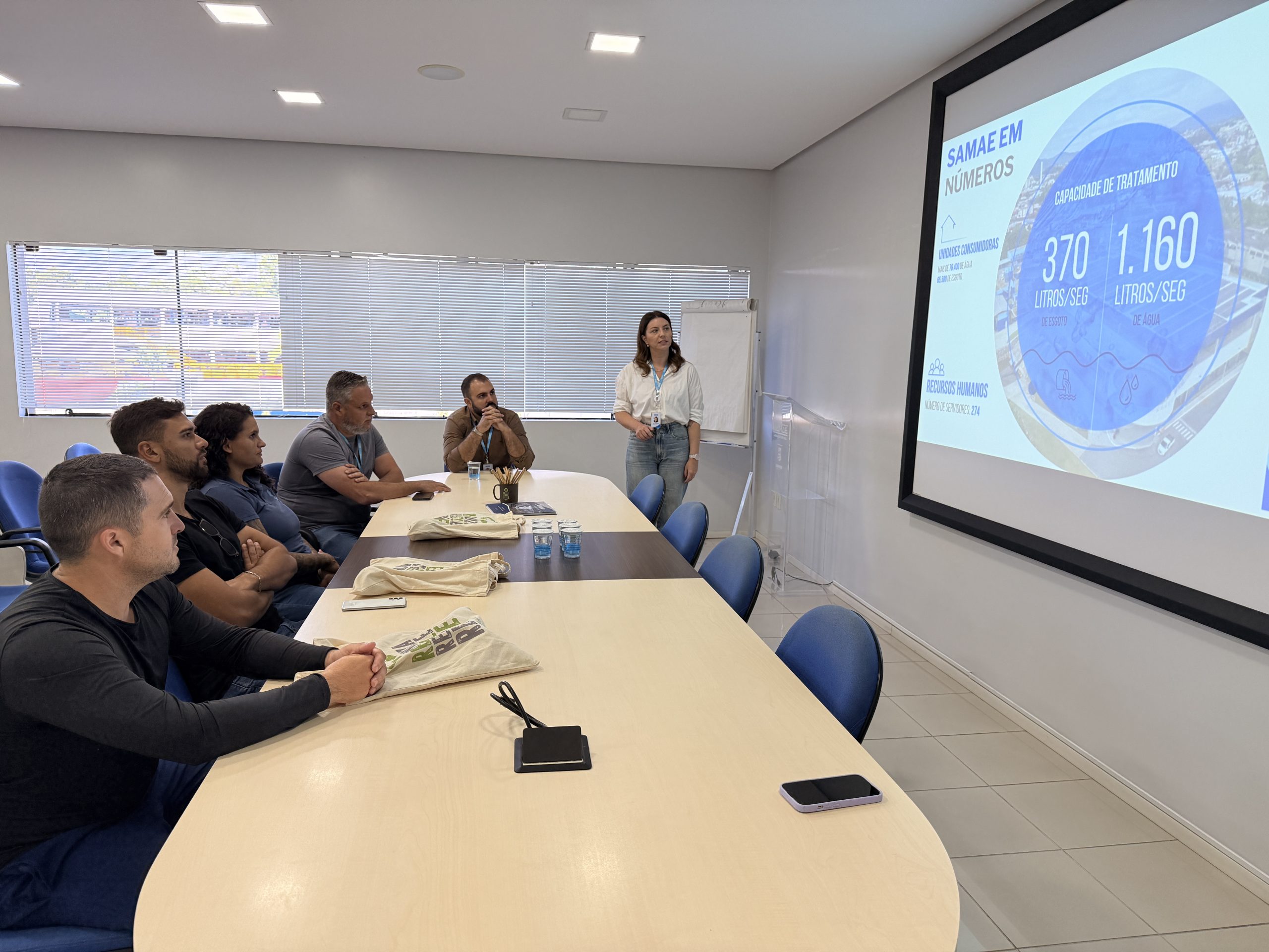 Servidores do Samae de Tijucas visitaram o Samae nesta terça-feira