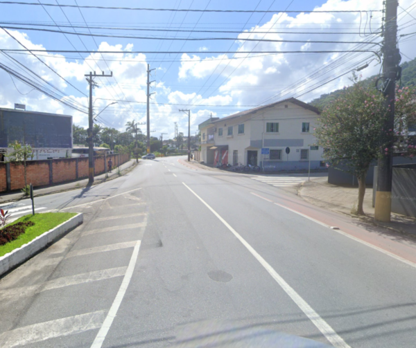 Samae realiza manutenção emergencial em rede de água na Rua José Theodoro Ribeiro