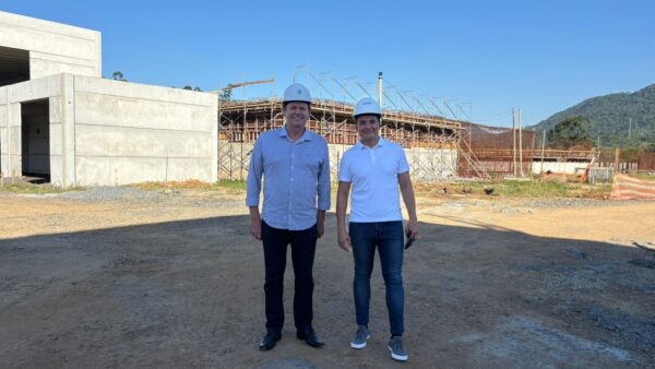 Visita técnica apresenta obra da ETE Centenário e estrutura do Samae