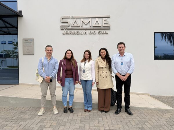 Samae recebe representantes de Blumenau para troca de experiências