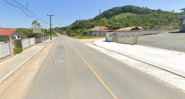 Samae prossegue com obra de implantação de rede de esgoto na Rua José Martins